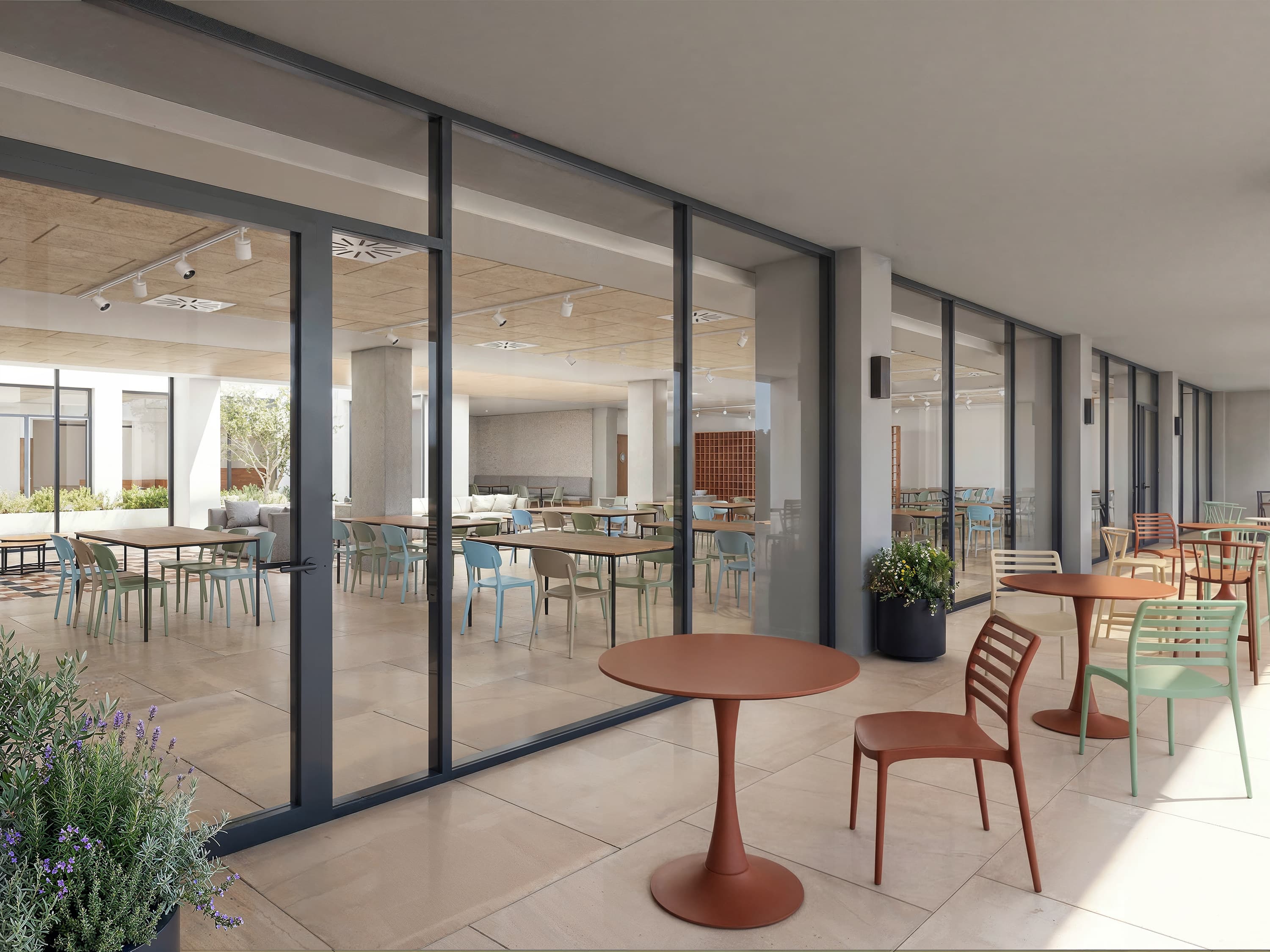 Cafetería y terraza de la residencia Camplus Perú Poblenou